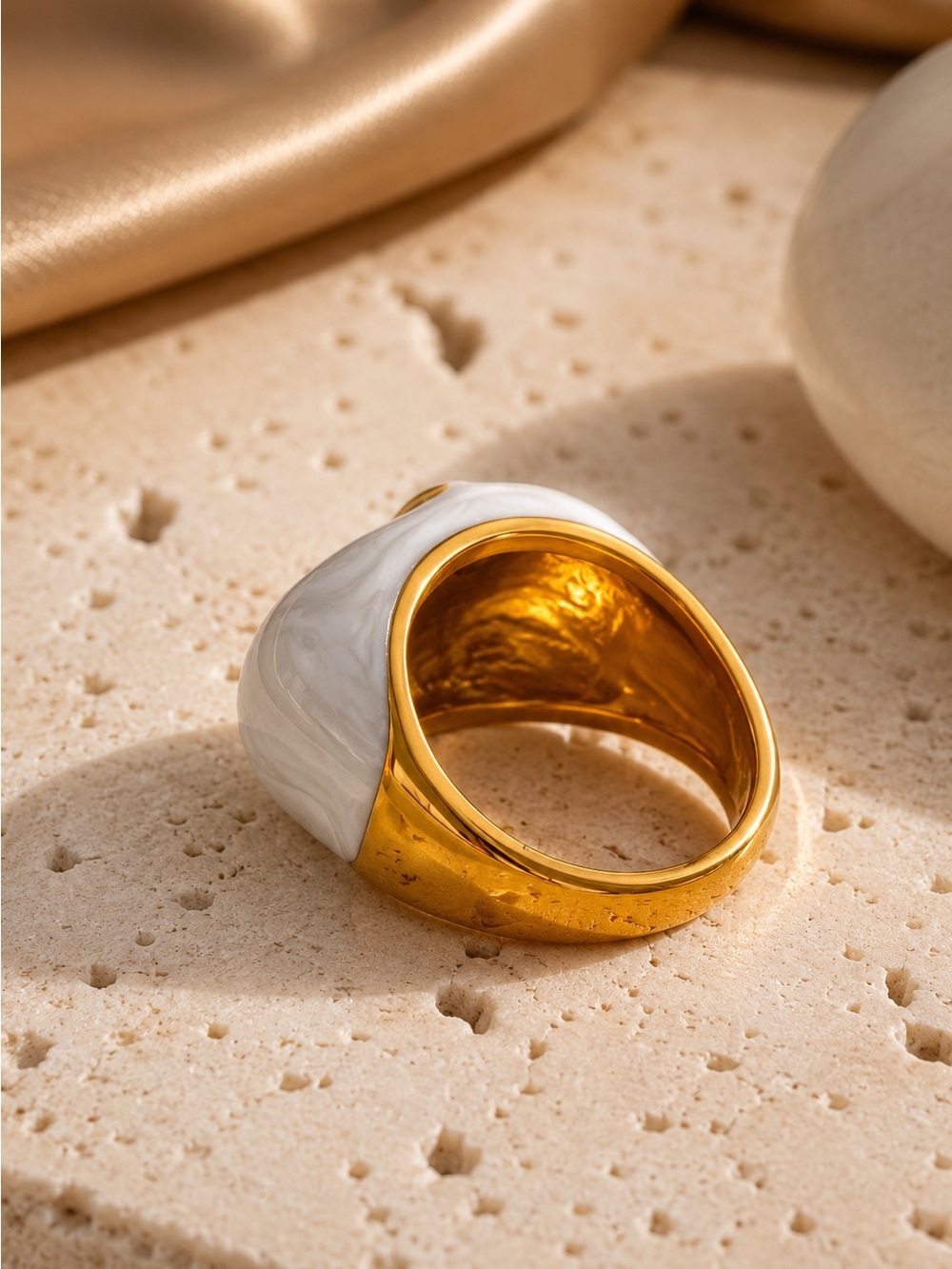 18K gold plated White Marbled Dome Ring with Gold Heart - Picture 7 of 9